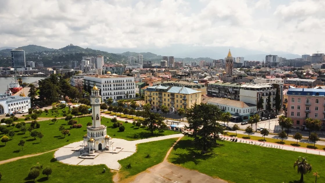 زیباترین 7 باغ در Batumi Georgia را کشف کنید